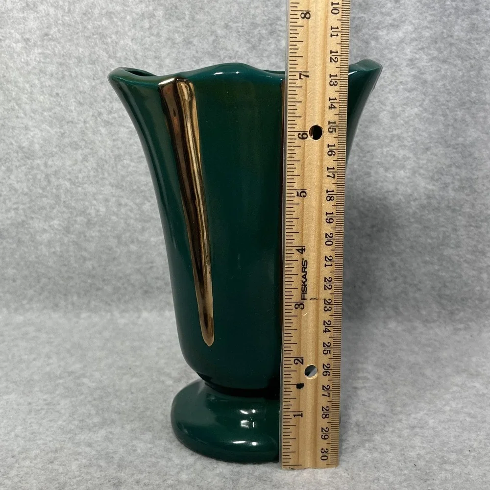 VTG Green Ceramic Pedestal 12